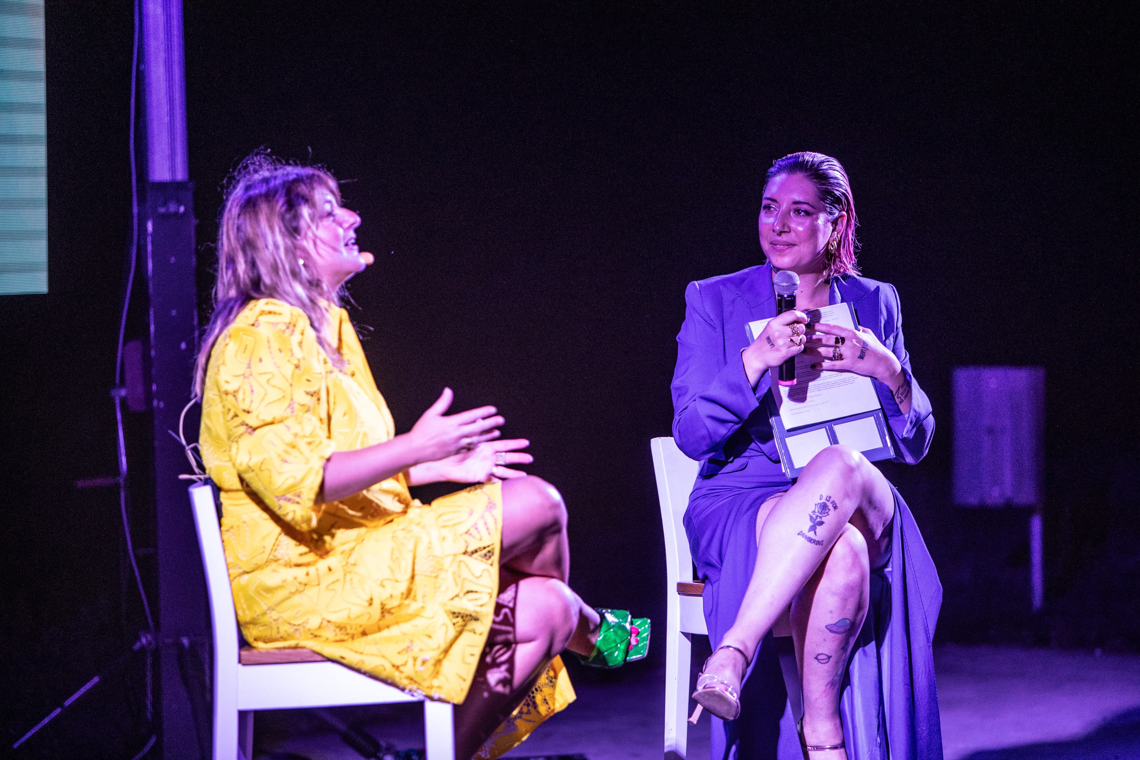 Michela Giraud e ospite sul palco